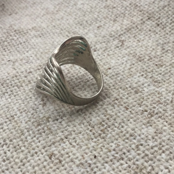 Silver wave ring. Size 6 - Picture 2 of 4
